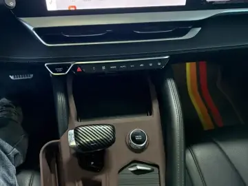 2024 Geely Monjaro с пробегом 44 000 км