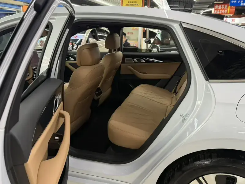 2026 Geely Galaxy A7 с пробегом 2 000 км