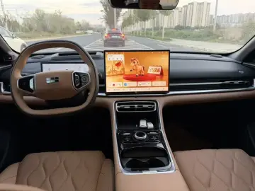2025 Geely Galaxy A7 с пробегом 9 000 км