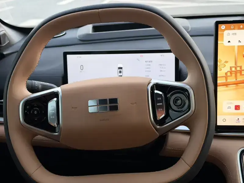 2025 Geely Galaxy A7 с пробегом 9 000 км