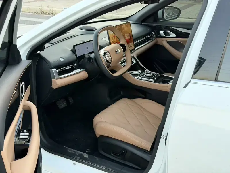 2025 Geely Galaxy A7 с пробегом 9 000 км