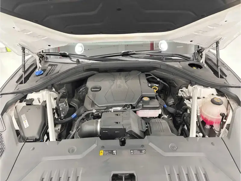 2023 Genesis GV70 с пробегом 30 400 км