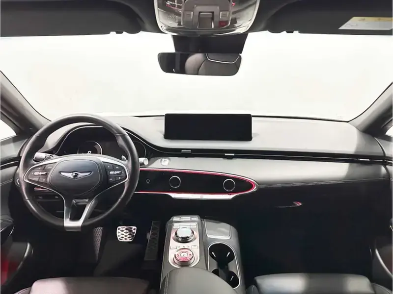 2023 Genesis GV70 с пробегом 30 400 км