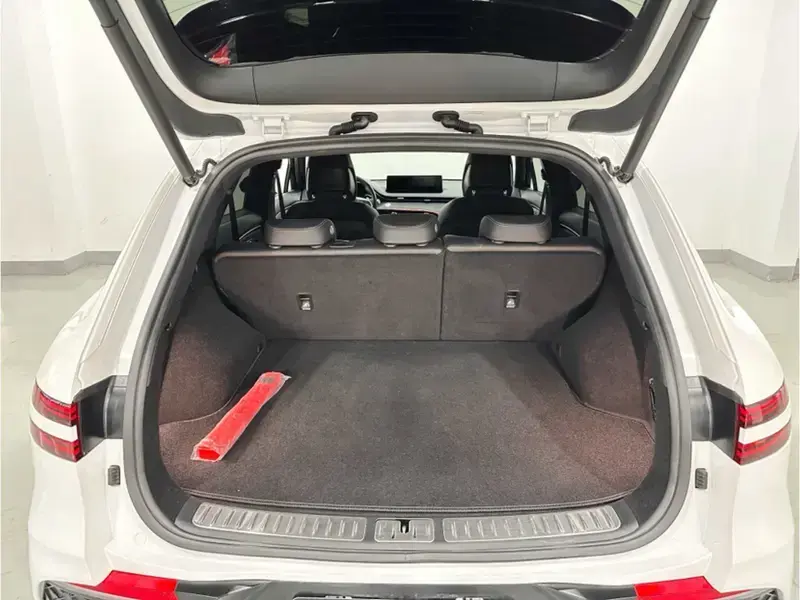 2023 Genesis GV70 с пробегом 30 400 км