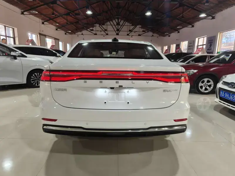 2025 Geely Galaxy A7 с пробегом 100 км