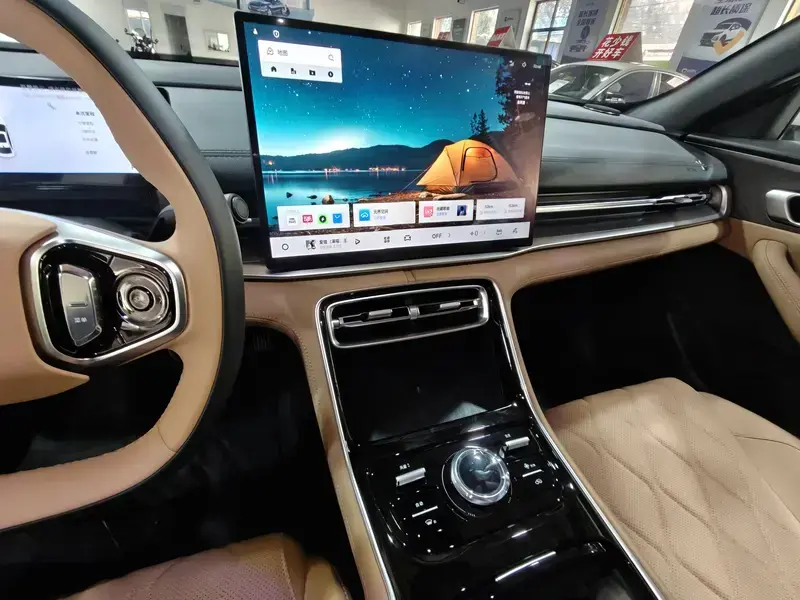 2025 Geely Galaxy A7 с пробегом 100 км