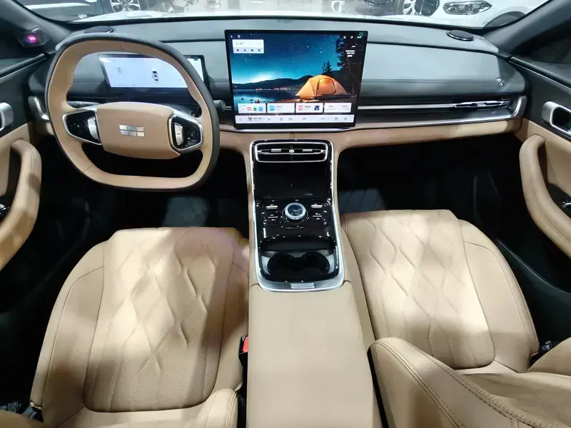 2025 Geely Galaxy A7 с пробегом 100 км