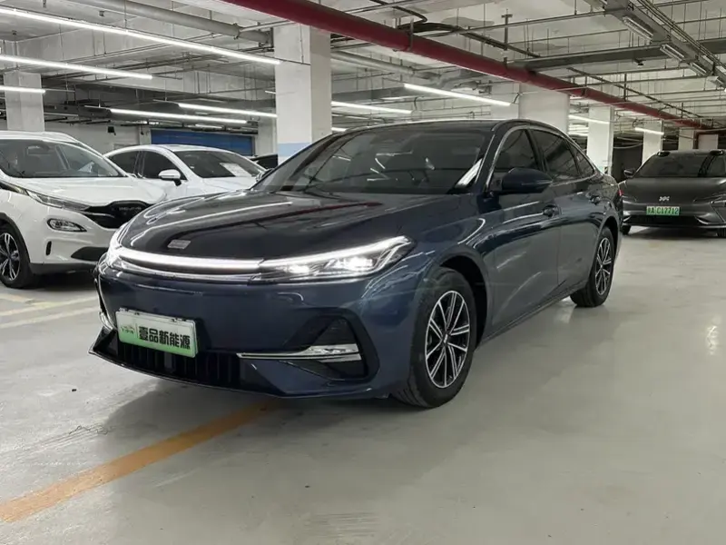 2025 Geely Galaxy A7 с пробегом 37 000 км