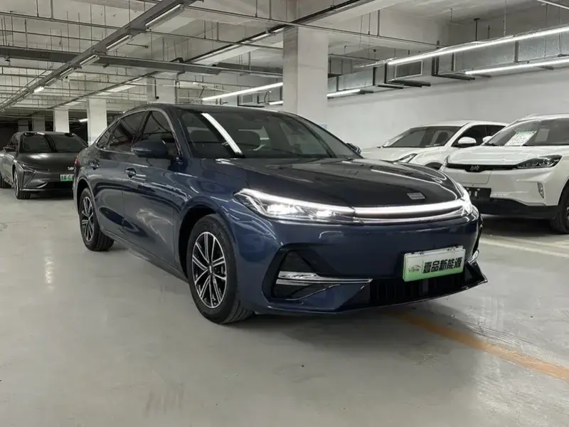 2025 Geely Galaxy A7 с пробегом 37 000 км