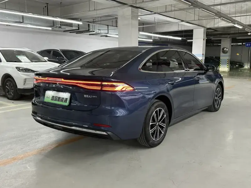 2025 Geely Galaxy A7 с пробегом 37 000 км