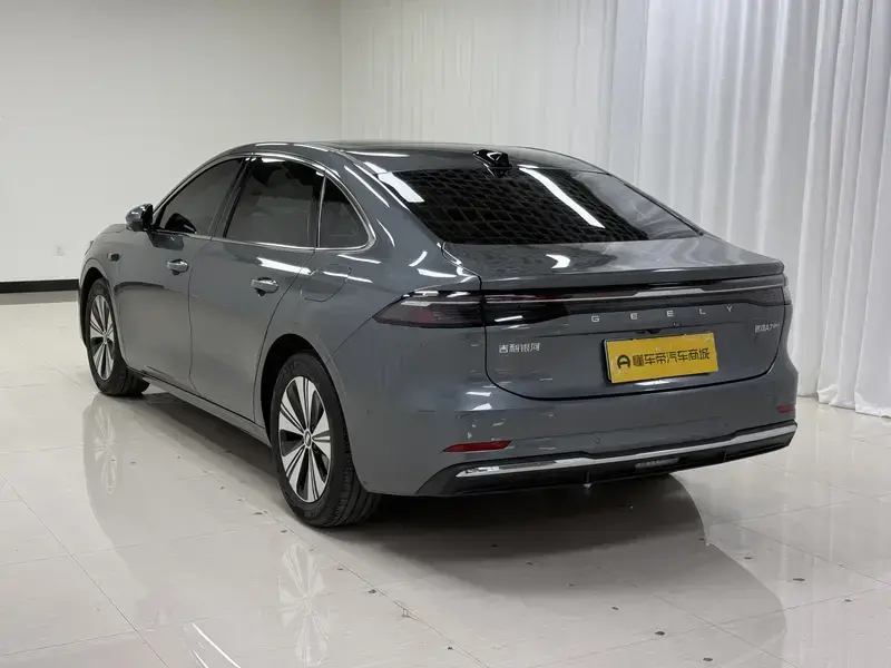 2025 Geely Galaxy A7 с пробегом 24 900 км