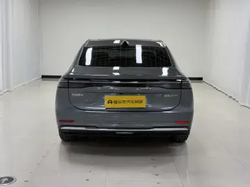 2025 Geely Galaxy A7 с пробегом 24 900 км