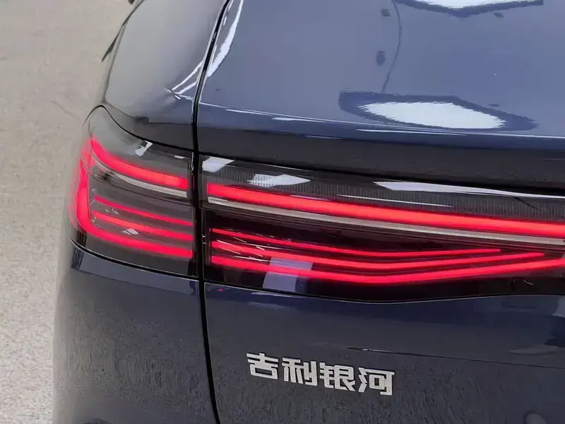 2025 Geely Galaxy A7 с пробегом 11 000 км