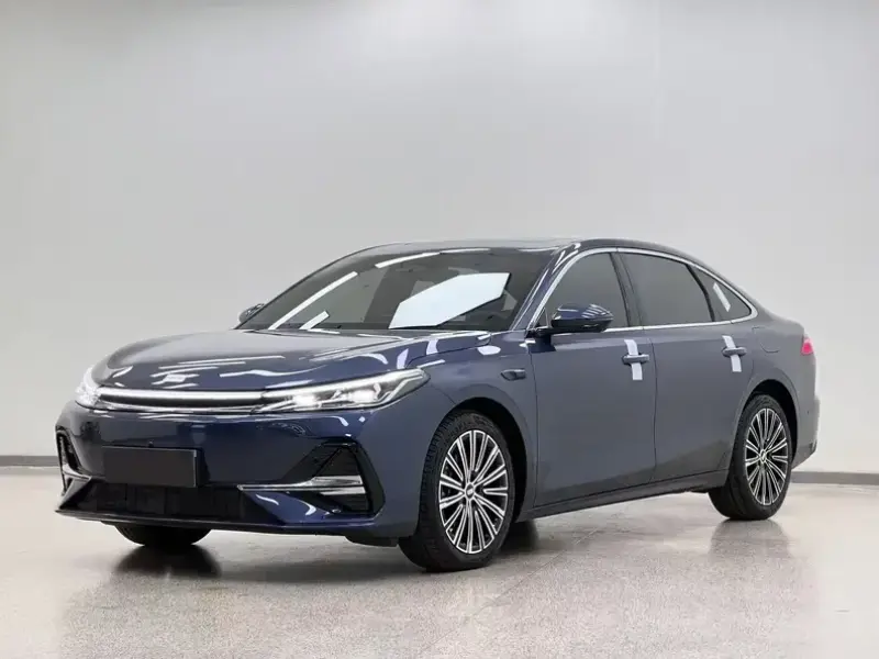 2025 Geely Galaxy A7 с пробегом 11 000 км