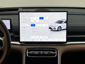 2025 Geely Galaxy A7 с пробегом 11 000 км