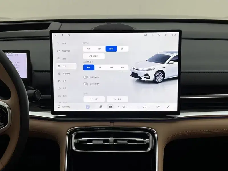 2025 Geely Galaxy A7 с пробегом 11 000 км