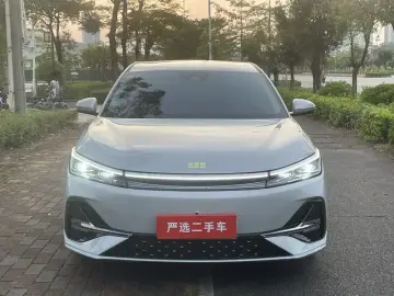 2025 Geely Galaxy A7 с пробегом 48 000 км