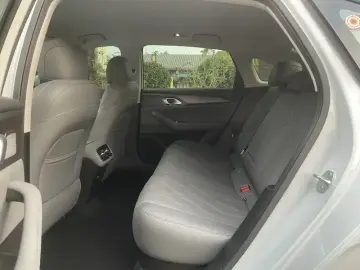 2025 Geely Galaxy A7 с пробегом 48 000 км