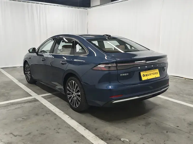 2025 Geely Galaxy A7 с пробегом 7 200 км