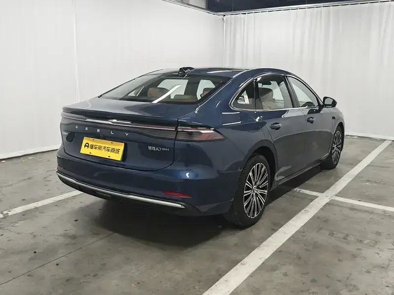 2025 Geely Galaxy A7 с пробегом 7 200 км