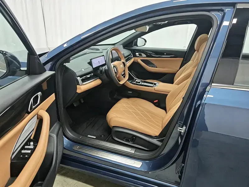 2025 Geely Galaxy A7 с пробегом 7 200 км