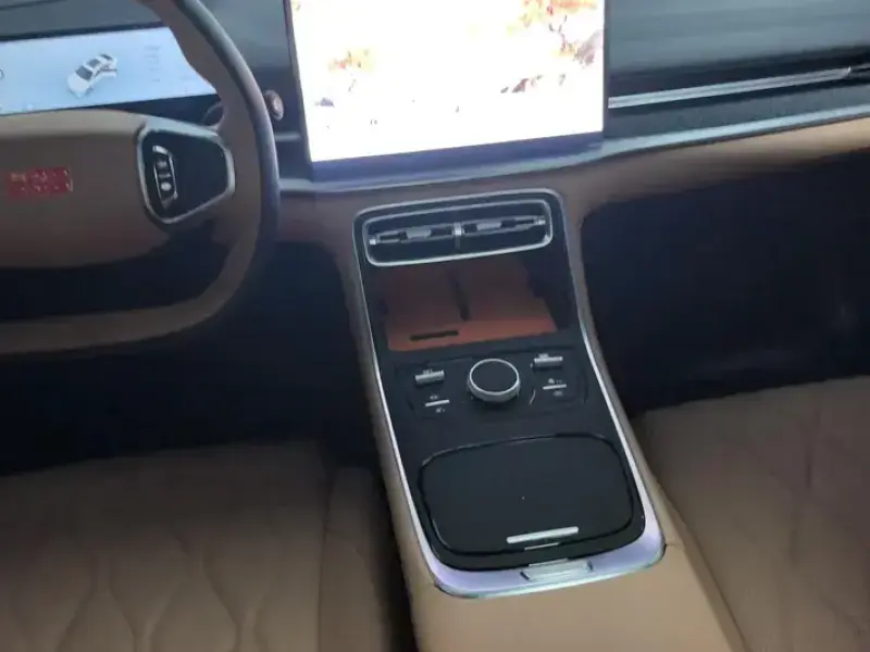 2025 Geely Galaxy A7 с пробегом 24 000 км