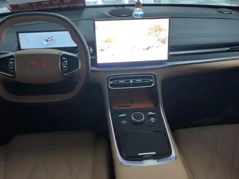 2025 Geely Galaxy A7 с пробегом 24 000 км