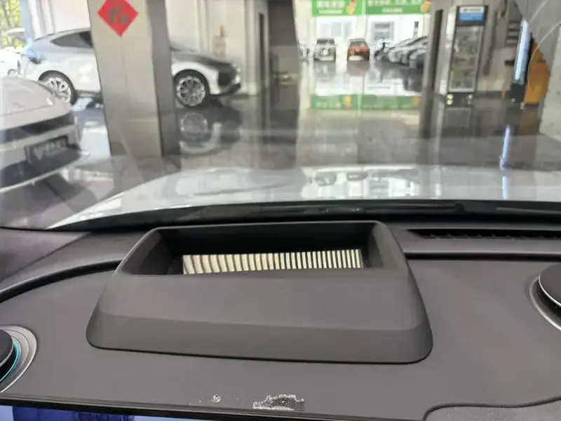 2025 Geely Galaxy E8 с пробегом 66 000 км