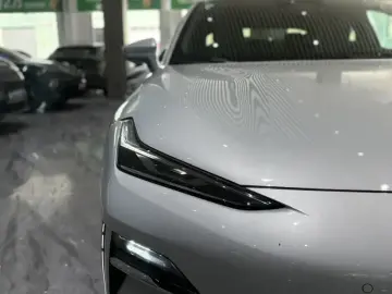 2025 Geely Galaxy E8 с пробегом 66 000 км