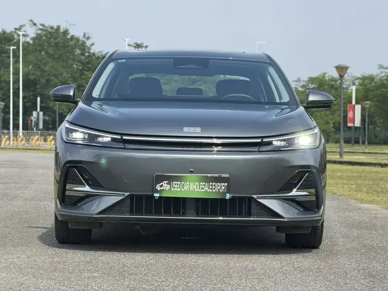 2025 Geely Galaxy A7 с пробегом 5 000 км