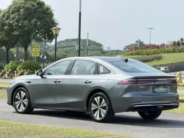2025 Geely Galaxy A7 с пробегом 5 000 км