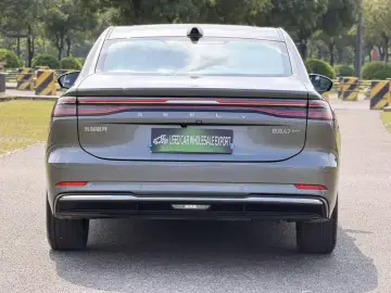 2025 Geely Galaxy A7 с пробегом 5 000 км