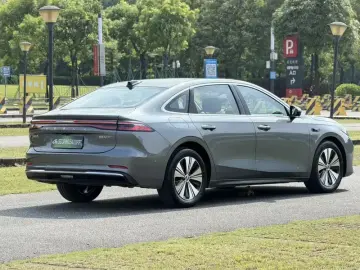 2025 Geely Galaxy A7 с пробегом 5 000 км