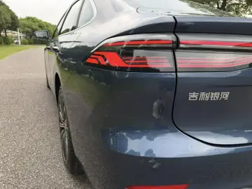 2025 Geely Galaxy A7 с пробегом 6 400 км