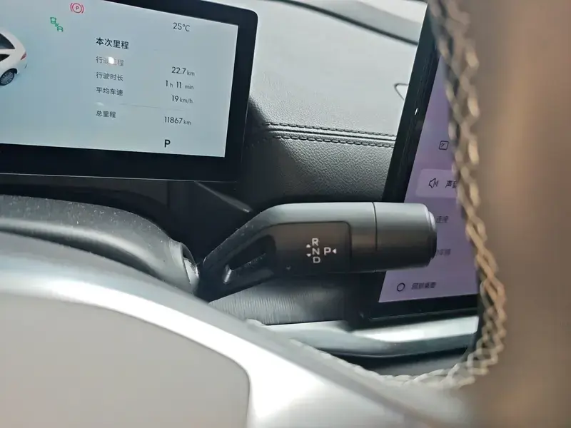 2025 Geely Galaxy A7 с пробегом 11 900 км