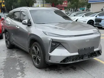 2024 Geely Galaxy L7 с пробегом 30 000 км