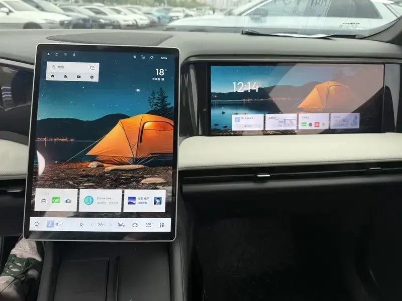 2024 Geely Galaxy L7 с пробегом 30 000 км