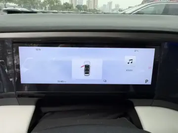 2024 Geely Galaxy L7 с пробегом 30 000 км