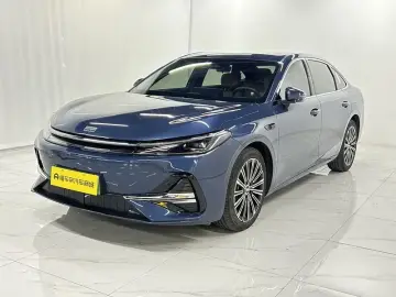 2025 Geely Galaxy A7 с пробегом 11 000 км