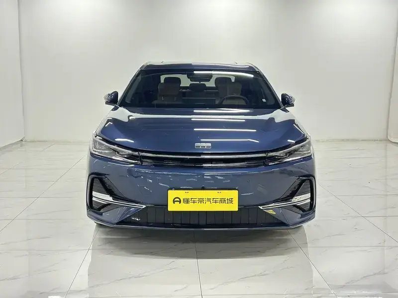 2025 Geely Galaxy A7 с пробегом 11 000 км