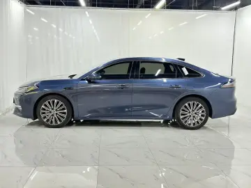 2025 Geely Galaxy A7 с пробегом 11 000 км