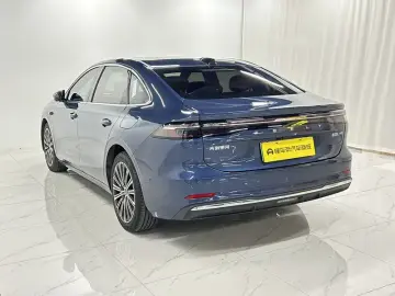 2025 Geely Galaxy A7 с пробегом 11 000 км