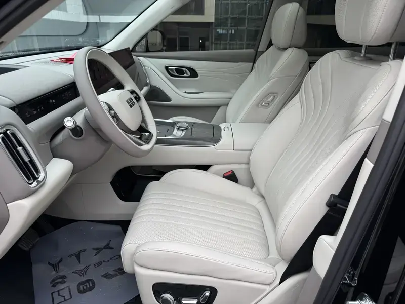 2025 Geely Galaxy M9 с пробегом 11 000 км