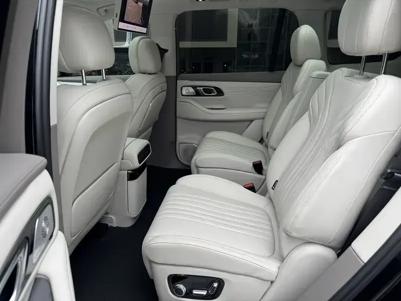 2025 Geely Galaxy M9 с пробегом 11 000 км