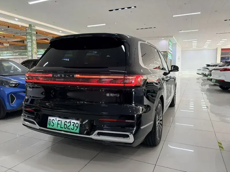 2025 Geely Galaxy M9 с пробегом 10 000 км