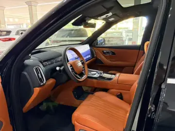 2025 Geely Galaxy M9 с пробегом 10 000 км