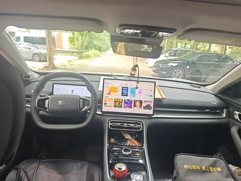 2025 Geely Galaxy A7 с пробегом 16 600 км