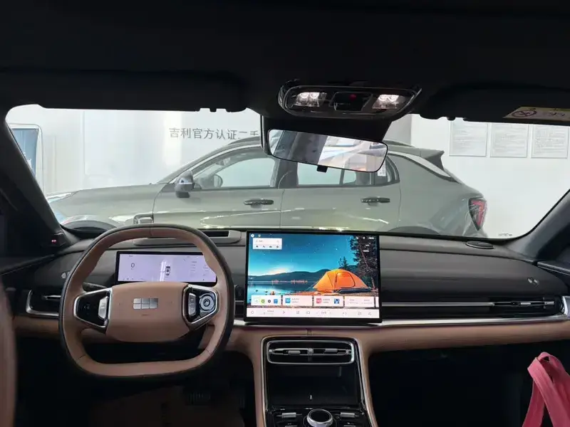 2025 Geely Galaxy A7 с пробегом 7 600 км