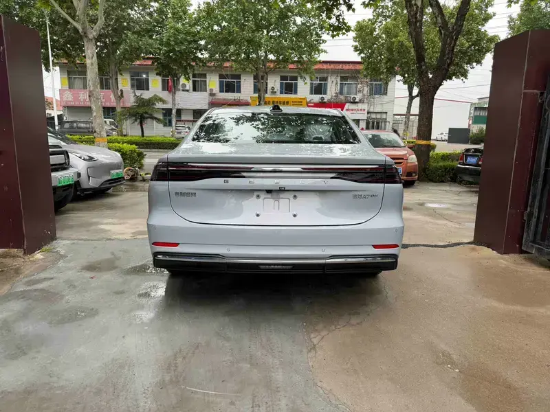 2025 Geely Galaxy A7 с пробегом 100 км