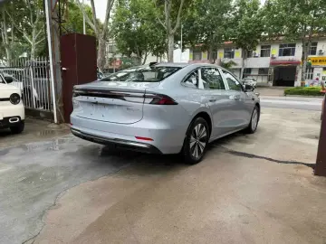 2025 Geely Galaxy A7 с пробегом 100 км